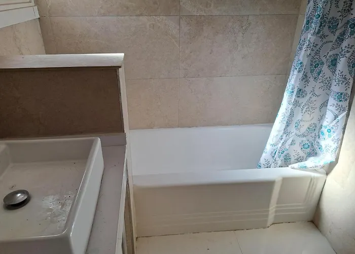 Δωμάτια σε οικογενειακή κατοικία Private In Huge Penthouse 1st Line Puerto Banus, Incredible Views, Jacuzzis