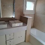 Homestay Private In Huge Penthouse 1st Line Puerto Banus, Incredible Views, Jacuzzis Marbella