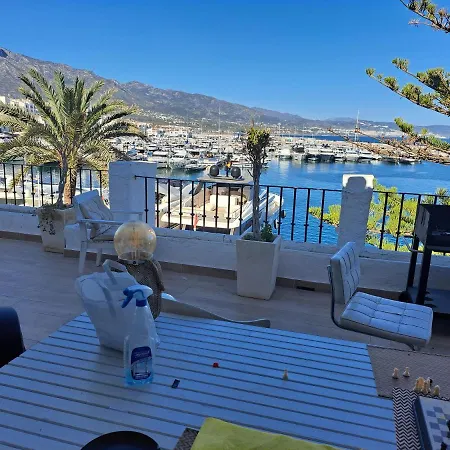 Homestay Private In Huge Penthouse 1st Line Puerto Banus, Incredible Views, Jacuzzis *