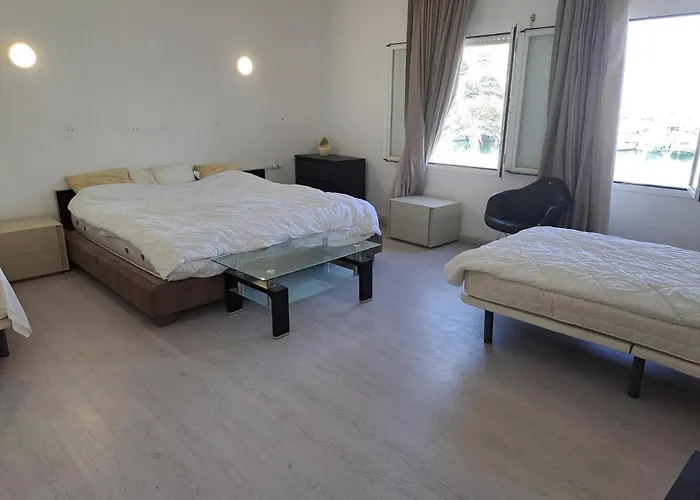 Private In Huge Penthouse 1st Line Puerto Banus, Incredible Views, Jacuzzis *