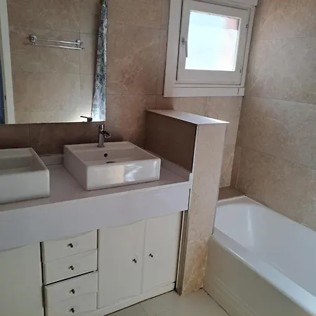 Δωμάτια σε οικογενειακή κατοικία Private In Huge Penthouse 1st Line Puerto Banus, Incredible Views, Jacuzzis Μαρμπέλλα