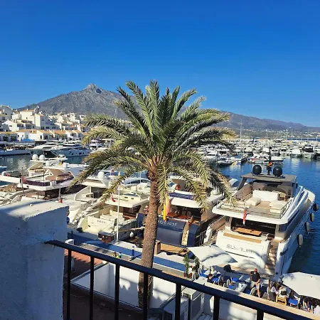 Private In Huge Penthouse 1st Line Puerto Banus, Incredible Views, Jacuzzis בית אירוח *