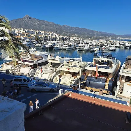 Private In Huge Penthouse 1st Line Puerto Banus, Incredible Views, Jacuzzis בית אירוח מארבלה