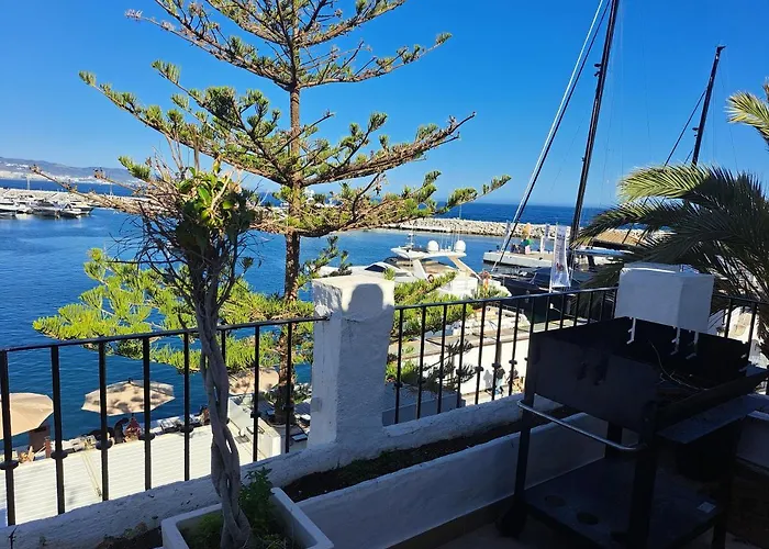 Private In Huge Penthouse 1st Line Puerto Banus, Incredible Views, Jacuzzis מארבלה
