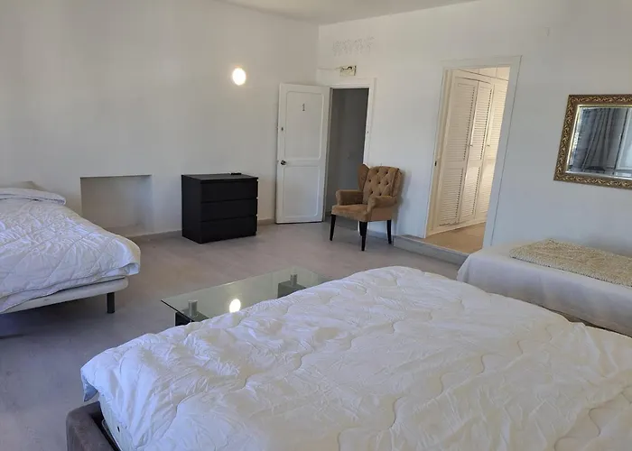 Private In Huge Penthouse 1st Line Puerto Banus, Incredible Views, Jacuzzis בית אירוח *