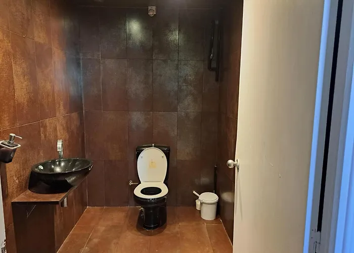 Private In Huge Penthouse 1st Line Puerto Banus, Incredible Views, Jacuzzis בית אירוח מארבלה